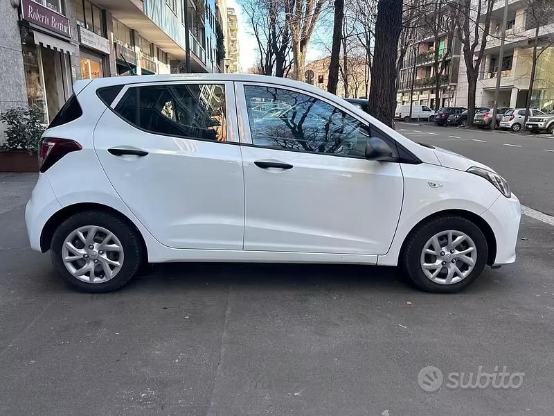 Usata Hyundai i10 Style 67 CV (49 kW) 2017 Bianco Utilitaria