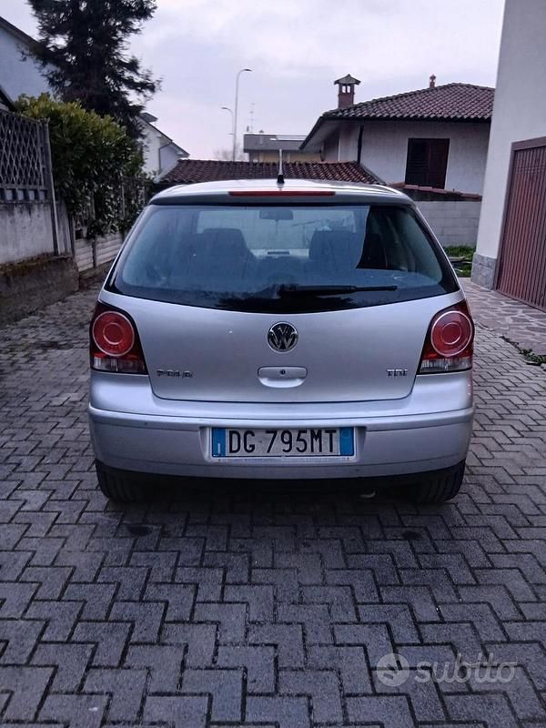 Usata VW Polo 69 CV (50 kW) 2006 Grigio Utilitaria