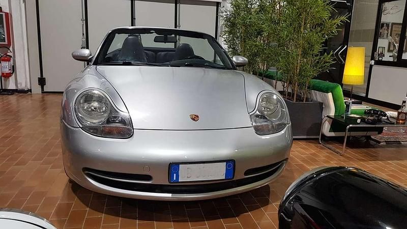 Usata Porsche 911 Carrera 300 CV (220 kW) 1998 Argento Coupé