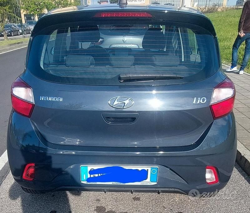 Usata Hyundai i10 67 CV (49 kW) 2023 Grigio Utilitaria