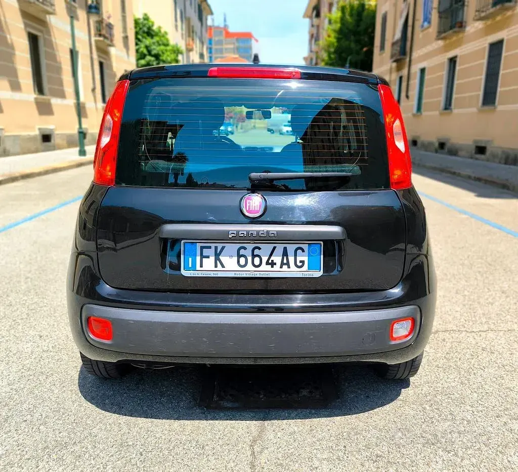 Usata Fiat Panda Lounge 69 CV (50 kW) 2017 Nero Utilitaria