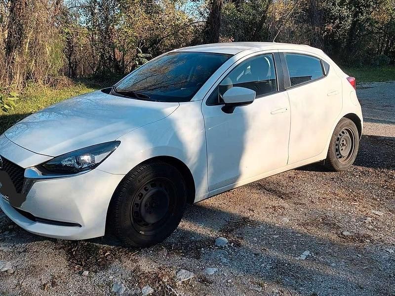 Usata Mazda 2 Evolve 90 CV (66 kW) 2020 Bianco Utilitaria