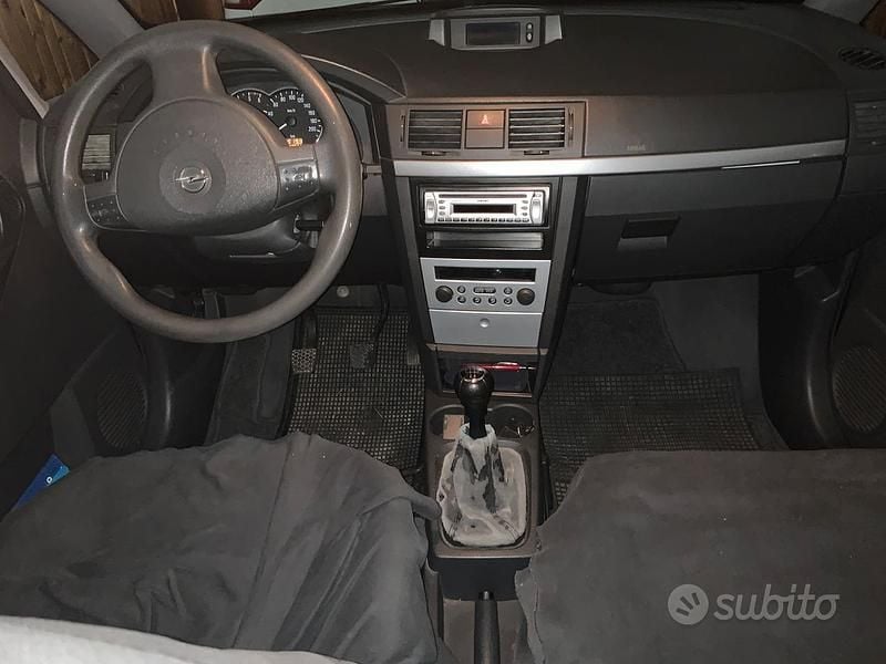 Usata Opel Meriva 101 CV (74 kW) 2003 Grigio Monovolume