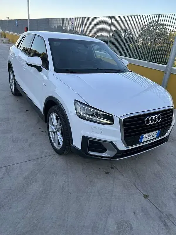 Usata Audi Q2 S-Line 116 CV (85 kW) 2018 Bianco SUV