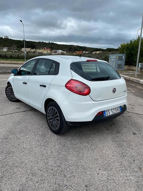 Usata Fiat Bravo Dynamic 105 CV (77 kW) 2008 Bianco Utilitaria