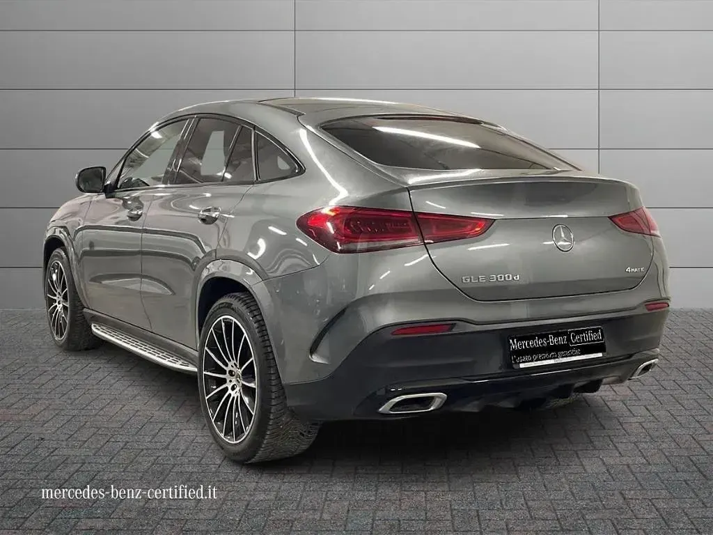 Usata Mercedes GLE300 Premium Plus 272 CV (200 kW) 2023 Grigio metallizzato SUV