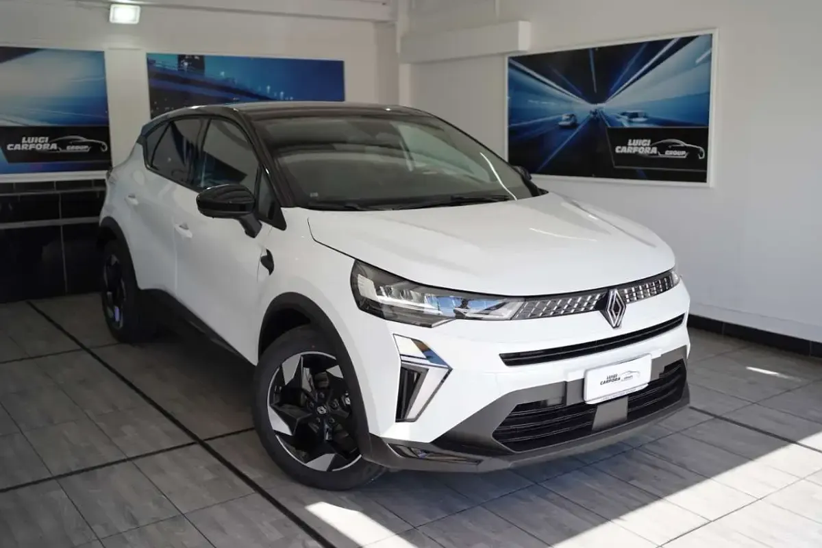 Nuova Renault Captur Techno 122 CV (89 kW) 2026 Bianco pèerla + tetto nero SUV
