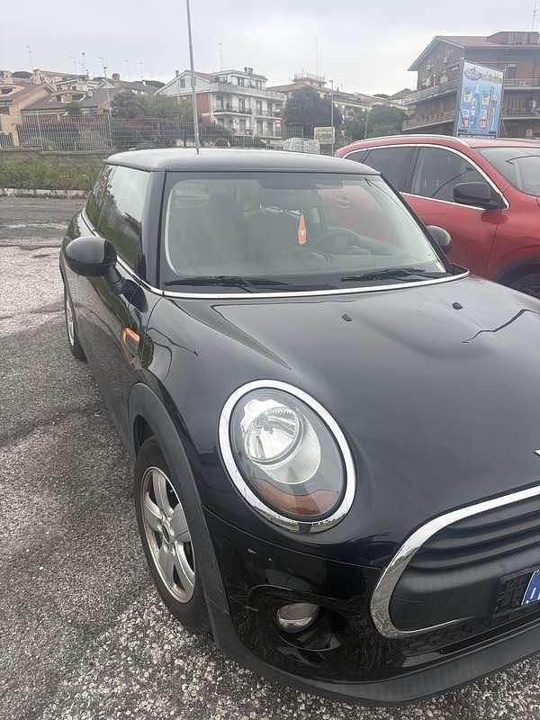 Usata Mini ONE 75 CV (55 kW) 2015 Utilitaria