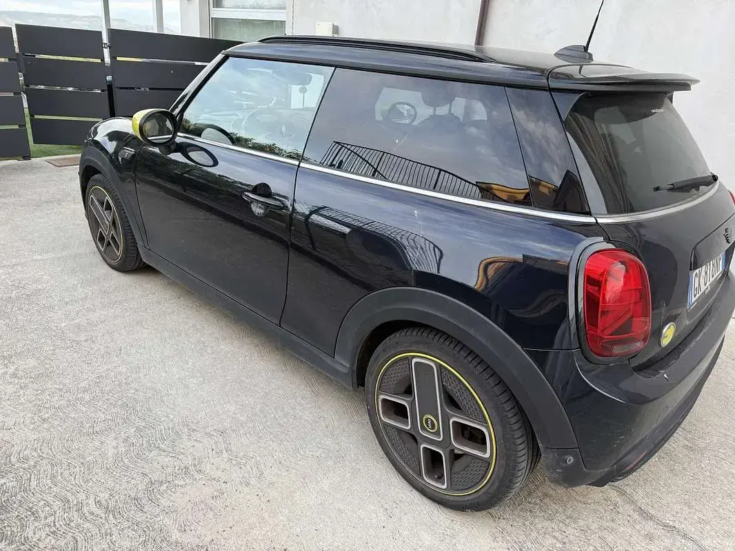 Usata Mini Cooper SE 75 kW (102 CV) 2022 Utilitaria