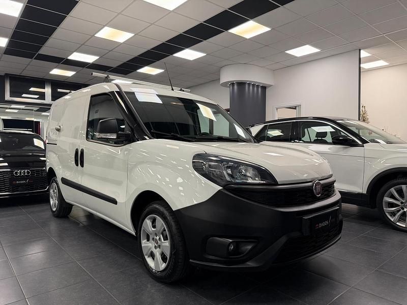 Usata Fiat Doblò Business 95 CV (69 kW) 2021 Bianco Monovolume