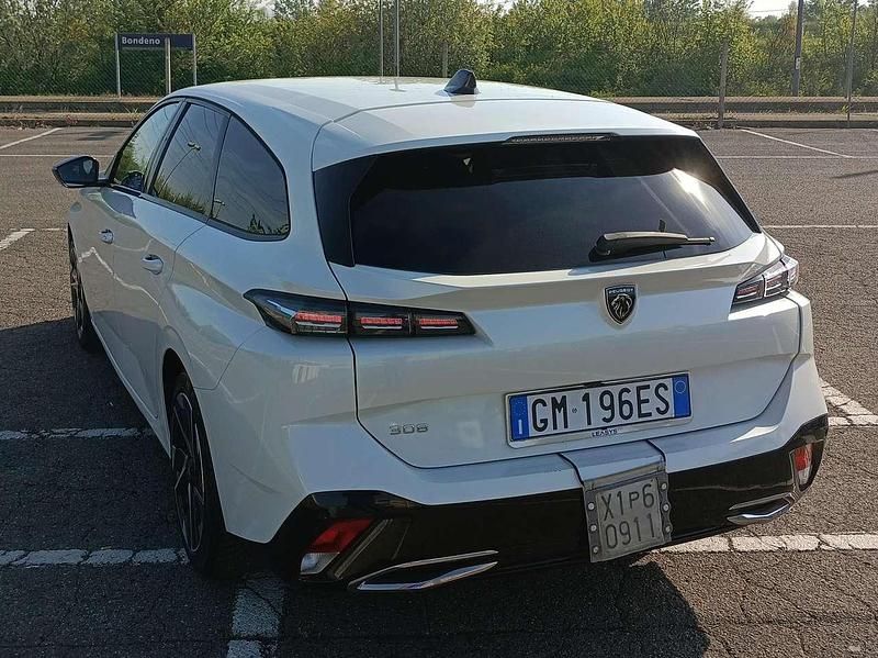 Usata Peugeot 308 Allure 131 CV (96 kW) 2022 Bianco perlato Station wagon