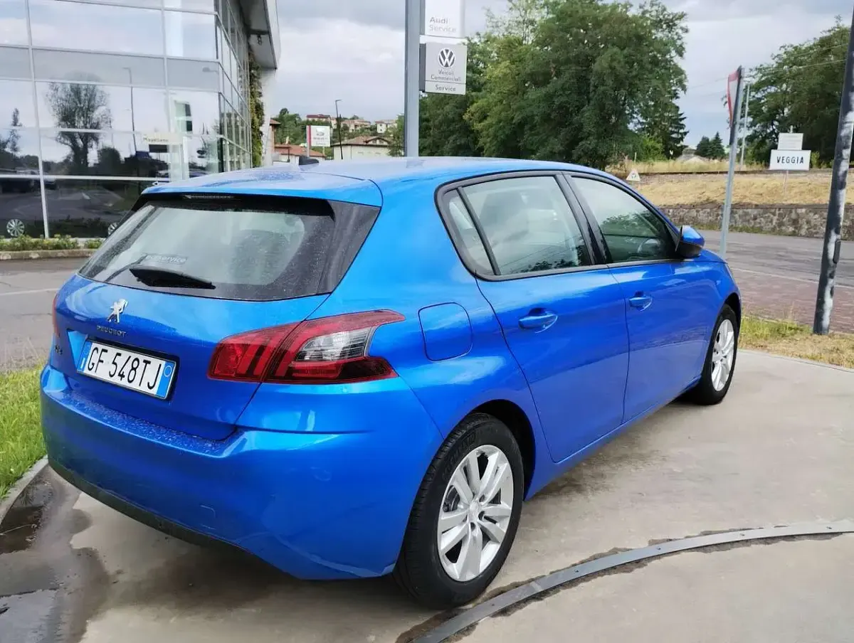 Usata Peugeot 308 131 CV (96 kW) 2021 Blu/azzurro Berlina