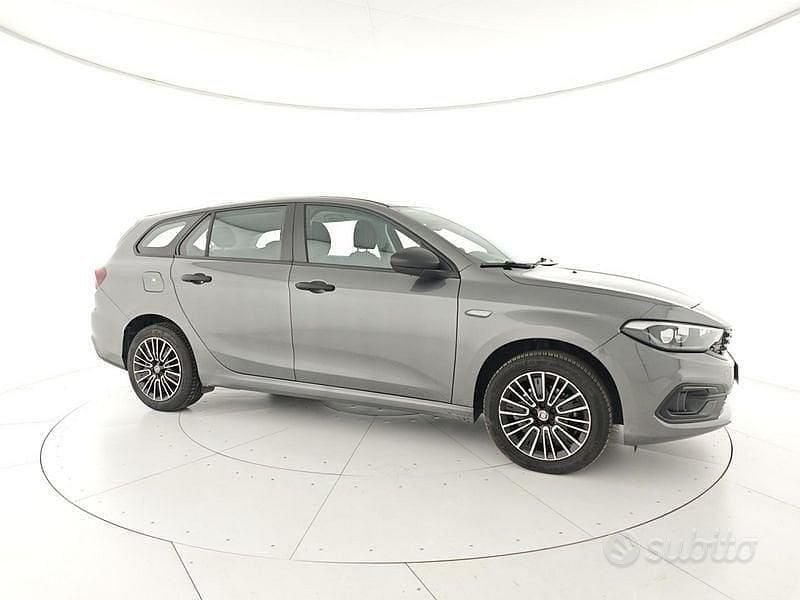 Usata Fiat Tipo 99 CV (72 kW) 2023 Gray Station wagon
