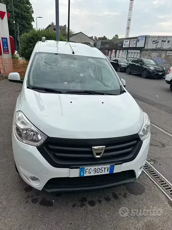 Gebraucht Dacia Dokker 102 PS (75 kW) 2017 Weiß Van / Kleinbus