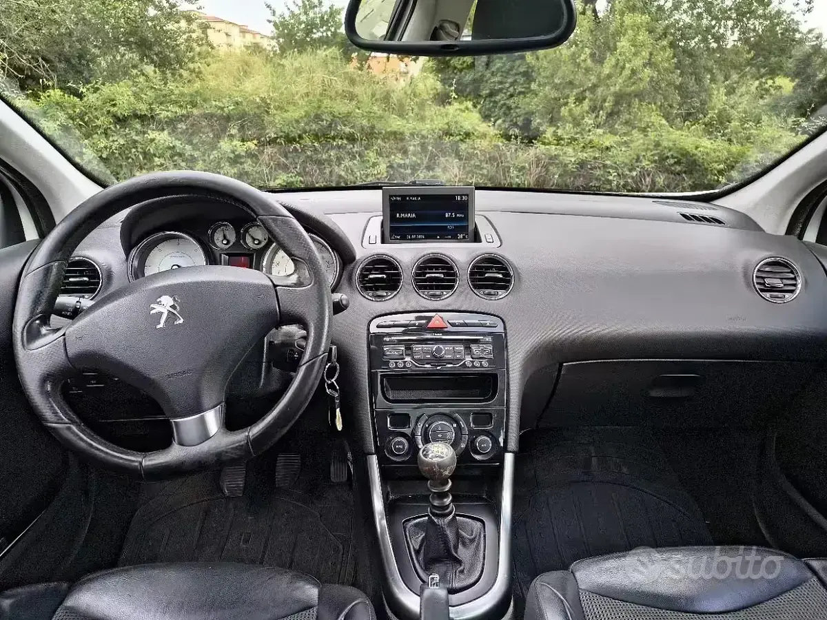 Usata Peugeot 308 112 CV (82 kW) 2011 Bianco Berlina