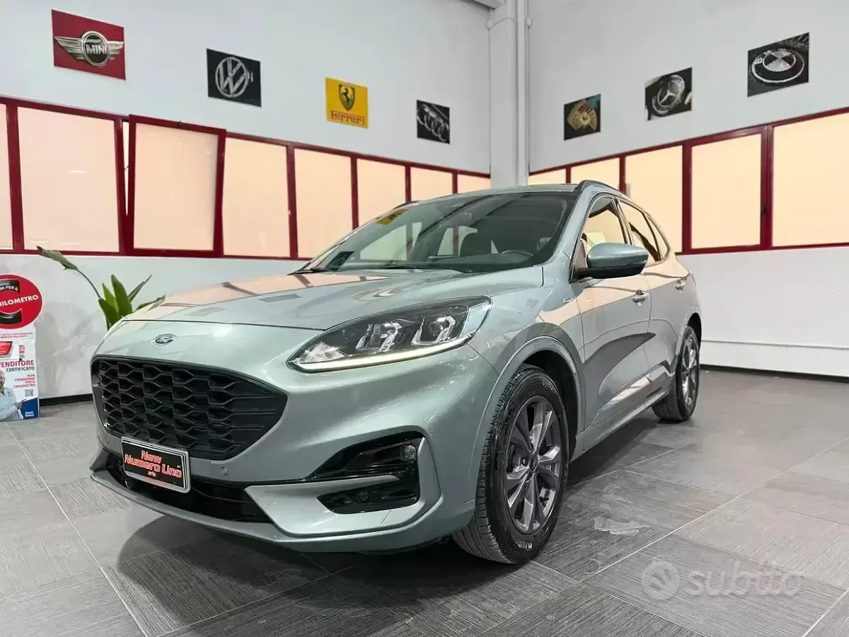Usata Ford Kuga ST-Line 120 CV (88 kW) 2022 Grigio SUV