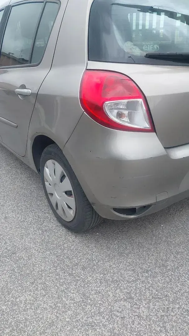Usata Renault Clio 75 CV (55 kW) 2009 Utilitaria