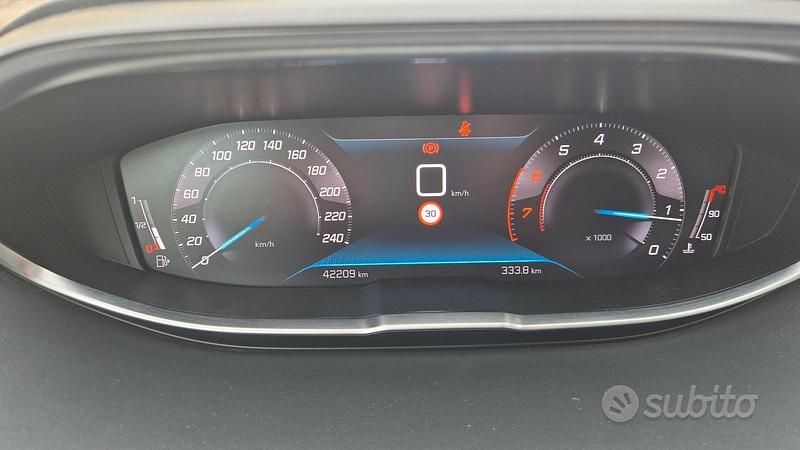 Usata Peugeot 3008 131 CV (96 kW) 2023 SUV