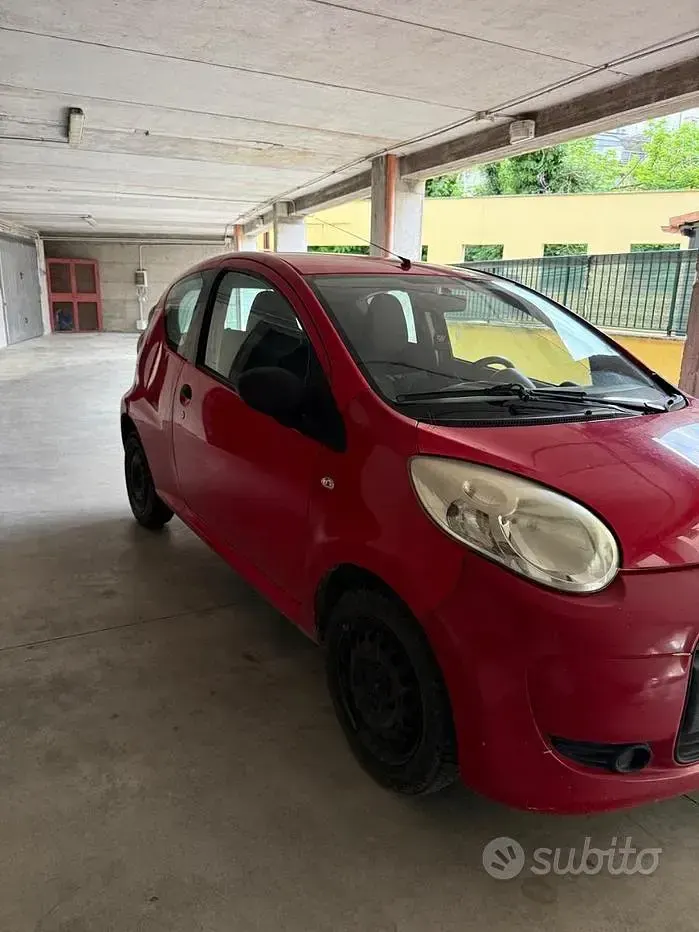 Begagnad Citroën C1 68 HK (50 kW) 2009 Röd Halvkombi