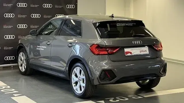Usata Audi A1 Ambiente 116 CV (85 kW) 2024 Grigio SUV