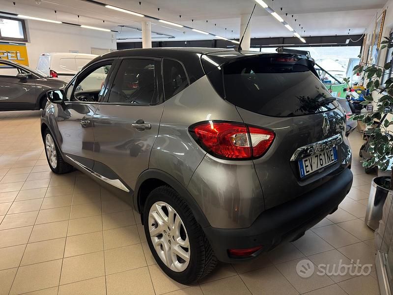 Usata Renault Captur 90 CV (66 kW) 2014 Grigio SUV