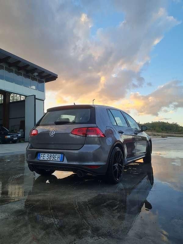 Usata VW Golf VII Highline 150 CV (110 kW) 2016 Berlina