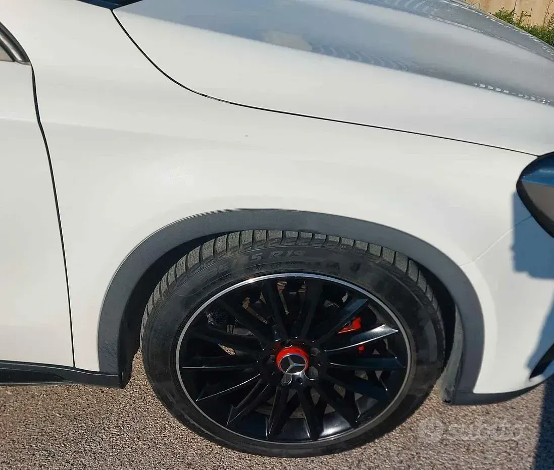 Usata Mercedes GLA220 Premium 136 CV (100 kW) 2018 Bianco SUV