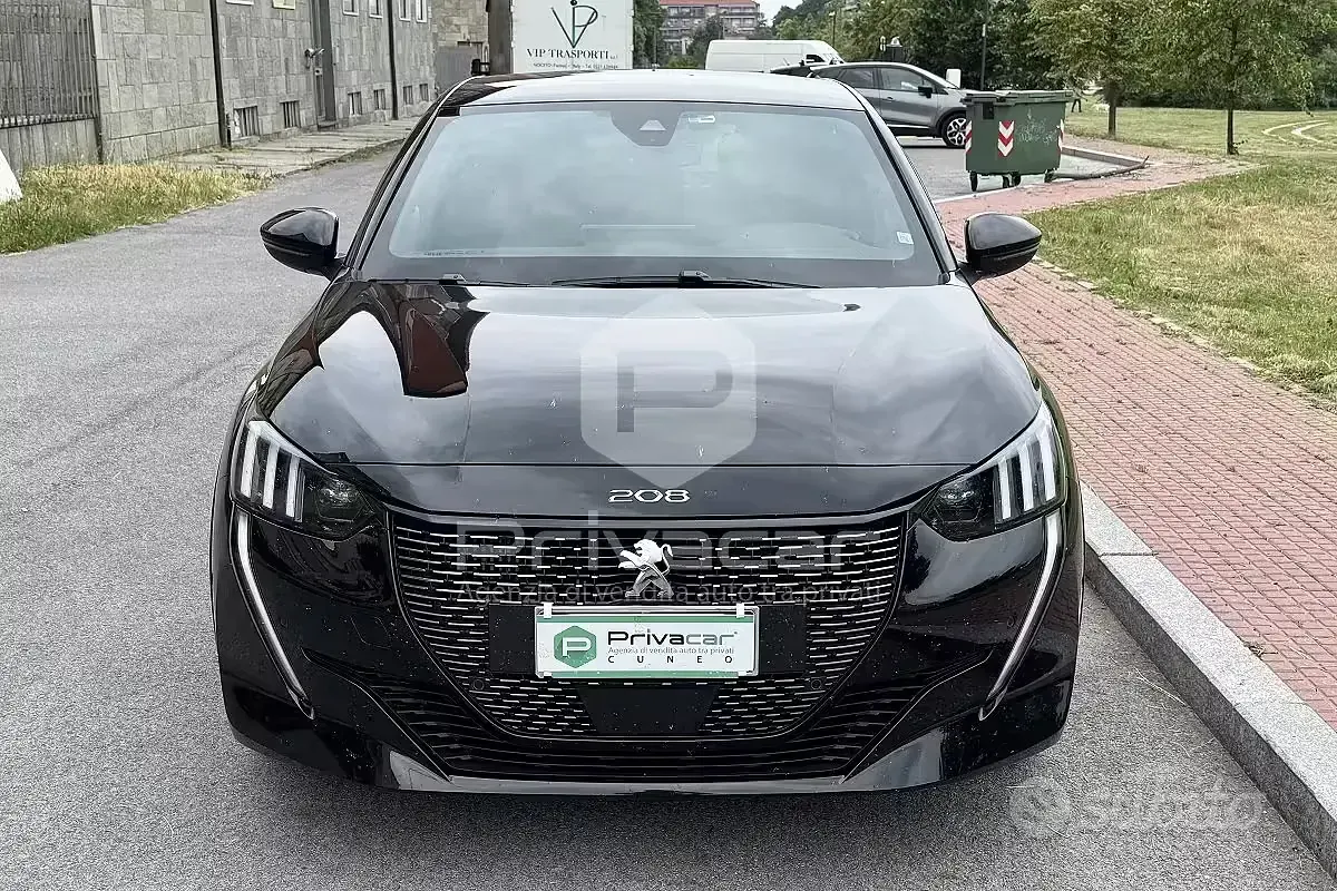 Usata Peugeot 208 GT 131 CV (96 kW) 2023 Nero Utilitaria