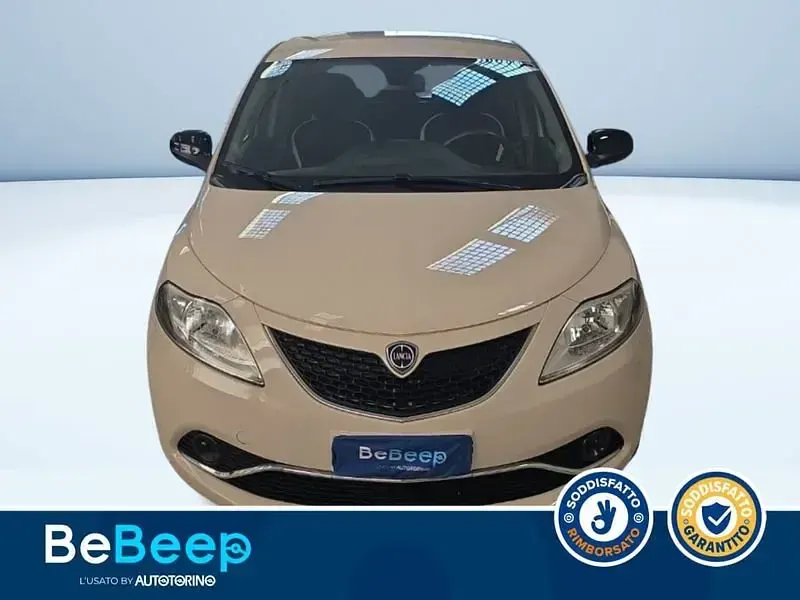 Usata Lancia Ypsilon Gold 69 CV (50 kW) 2018 Beige metallizzato Utilitaria