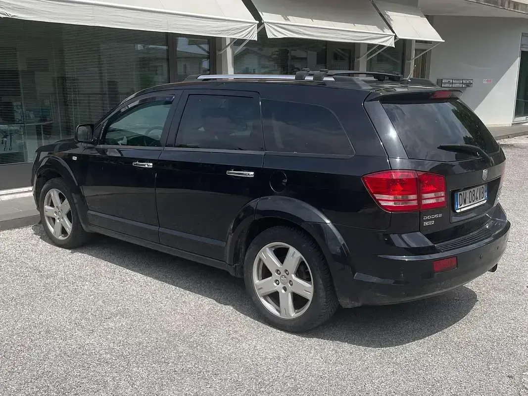 Usata Dodge Journey 140 CV (102 kW) 2009 Nero SUV