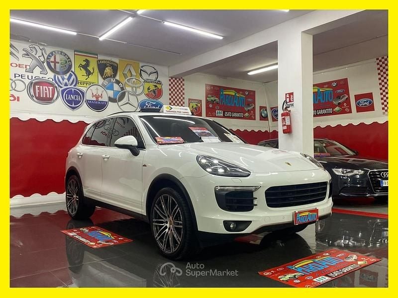 Usata Porsche Cayenne 250 CV (183 kW) 2016 Bianco SUV