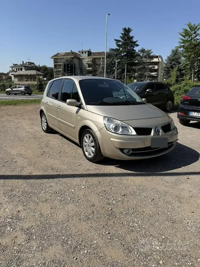 Usata Renault Scénic LIMITED 106 CV (77 kW) 2007 Marrone Monovolume