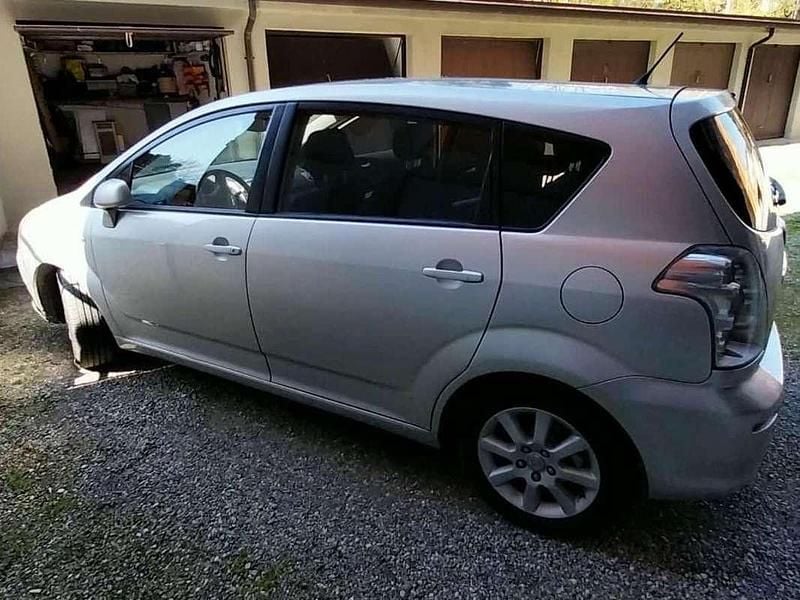 Usata Toyota Corolla Verso 110 CV (80 kW) 2007 Beige Monovolume