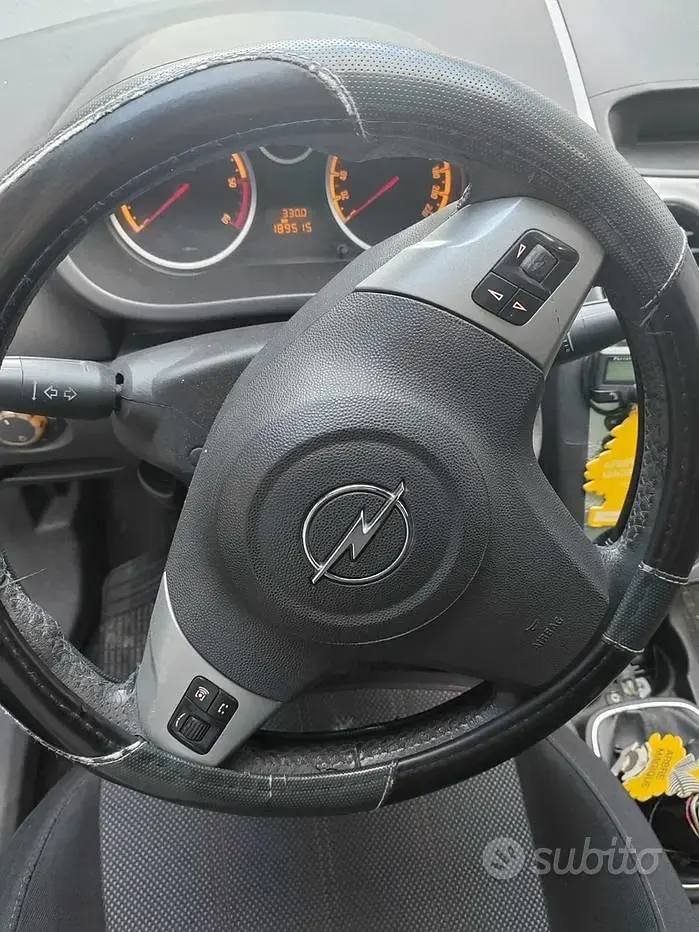 Usata Opel Corsa 75 CV (55 kW) 2009 Grigio Utilitaria