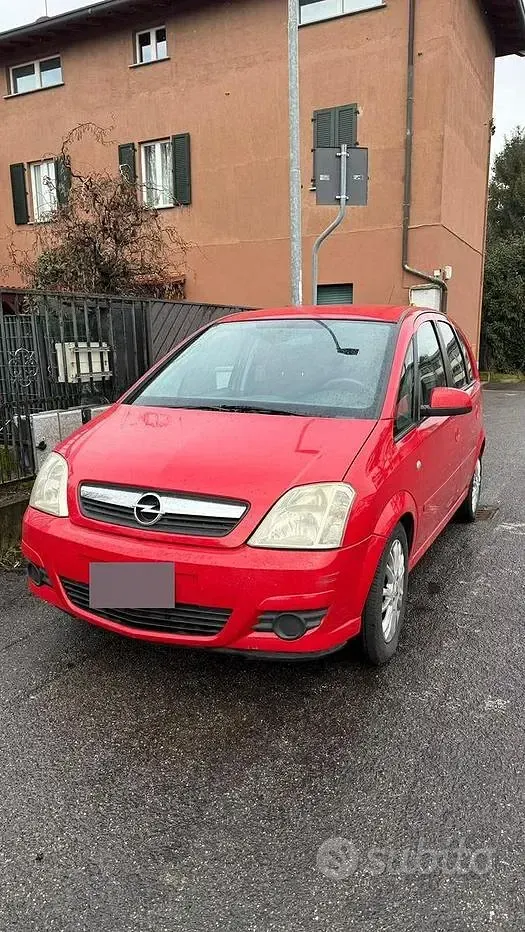 Usata Opel Meriva 90 CV (66 kW) 2010 Rosso Monovolume