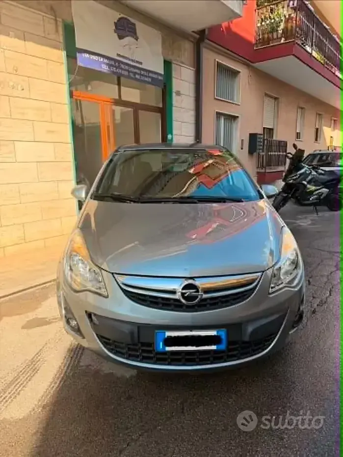 Usata Opel Corsa 86 CV (63 kW) 2012 Grigio Utilitaria