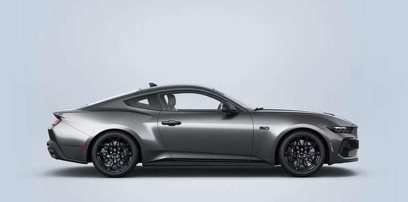 Nuova Ford Mustang GT Fastback 446 CV (328 kW) 2026 Dark matter grey Coupé