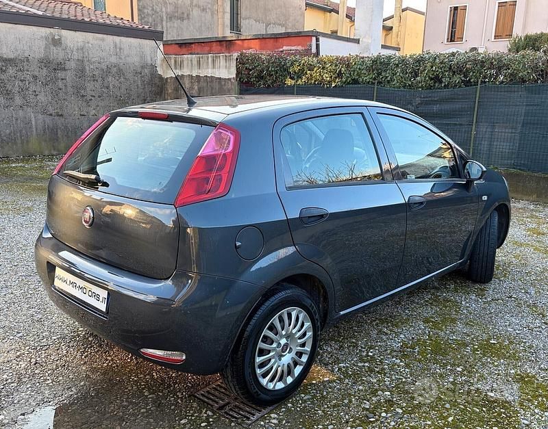 Usata Fiat Punto 69 CV (50 kW) 2018 Grigio Utilitaria