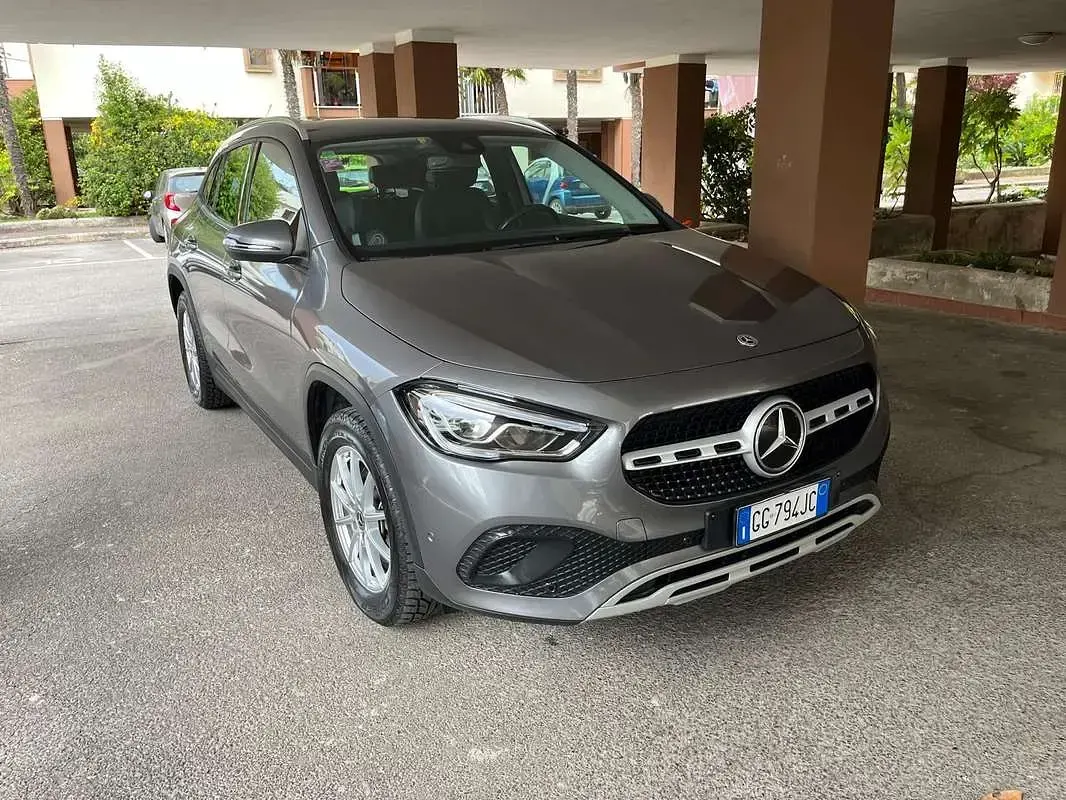 Usata Mercedes 180 116 CV (85 kW) 2021 Grigio Berlina