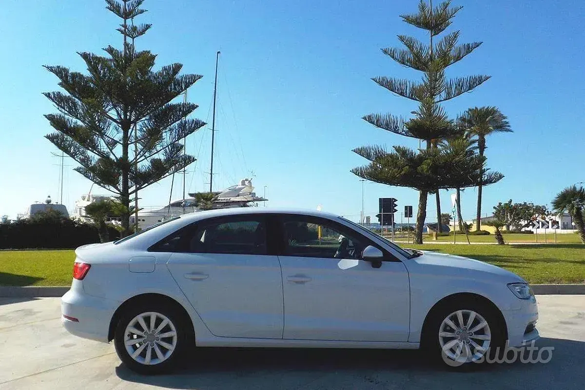Usata Audi A3 Young 110 CV (80 kW) 2015 Bianco Utilitaria