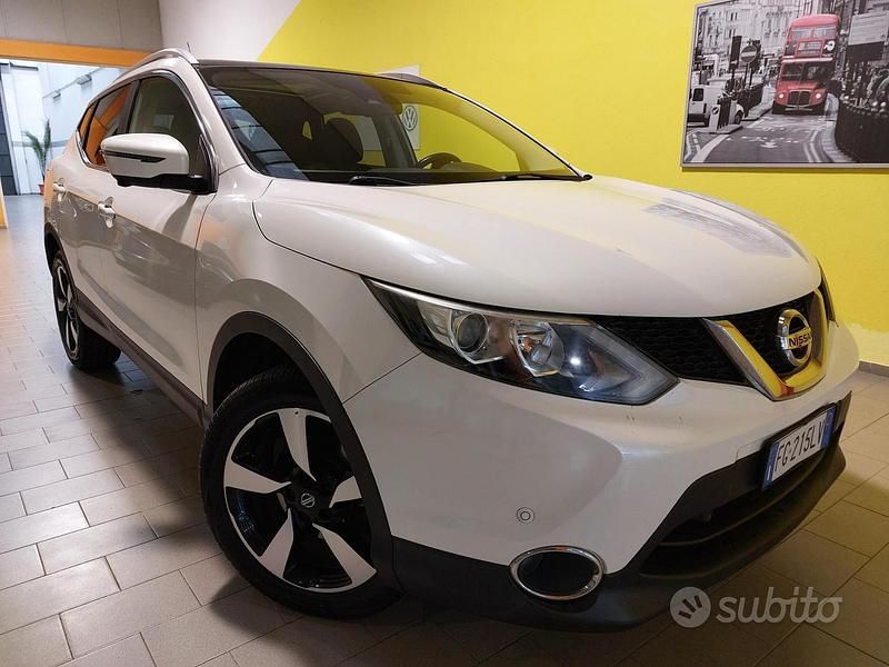 Usata Nissan Qashqai Tekna 110 CV (80 kW) 2017 Bianco SUV