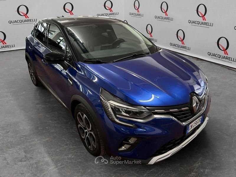 Usata Renault Captur Techno 101 CV (74 kW) 2023 Blu/azzurro SUV