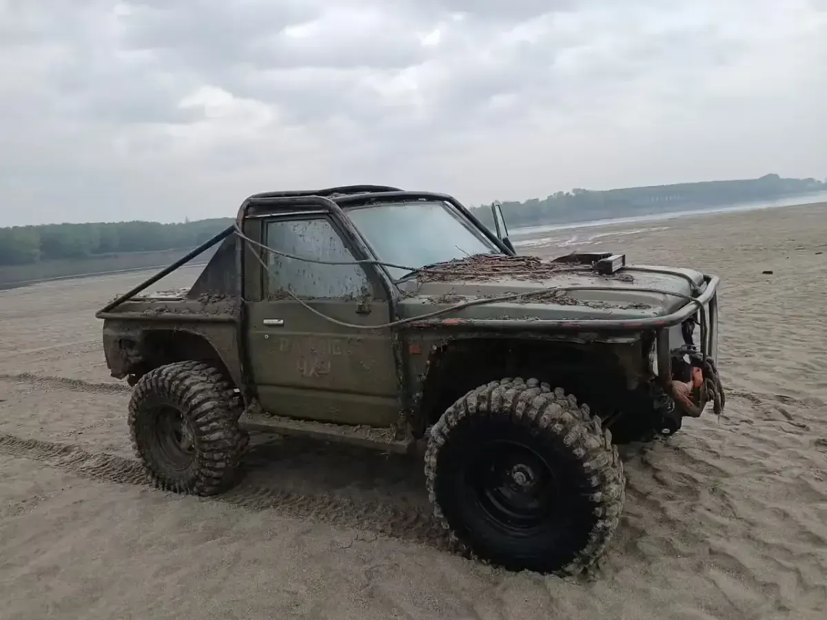 Używany Nissan Patrol 129 KM (94 kW) 1991 Zielony SUV