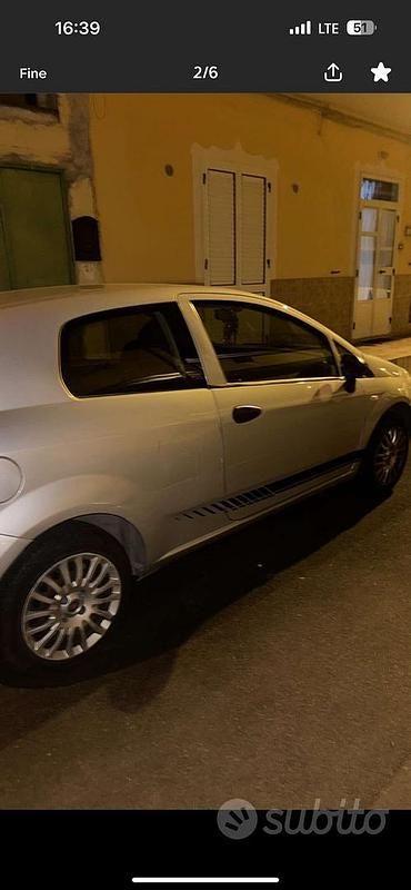 Usata Fiat Grande Punto 65 CV (47 kW) 2013 Grigio Utilitaria