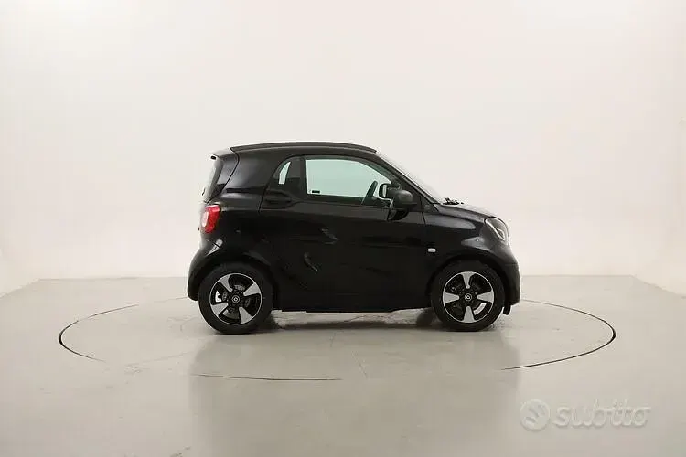 Usata Smart ForTwo Coupé Passion 41 kW (56 CV) 2021 Nero Utilitaria