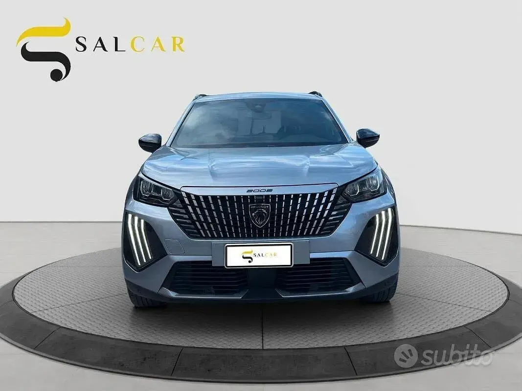 Usata Peugeot 2008 Allure 131 CV (96 kW) 2023 Grigio SUV