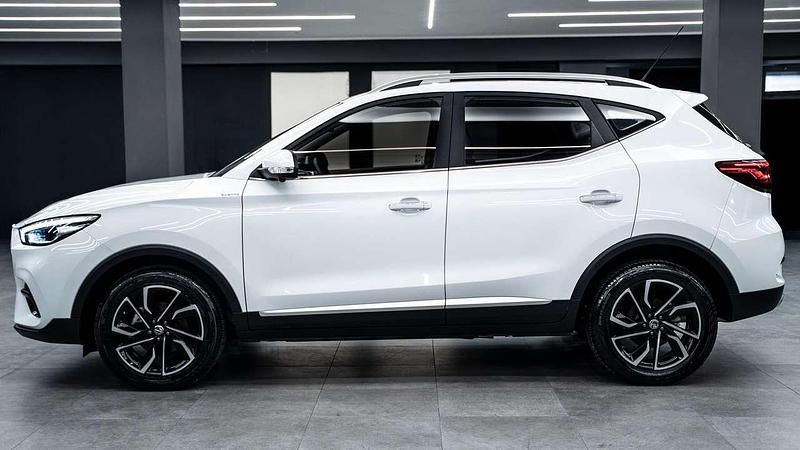 Usata MG ZS Luxury 106 CV (77 kW) 2024 Bianco metall perlato Berlina