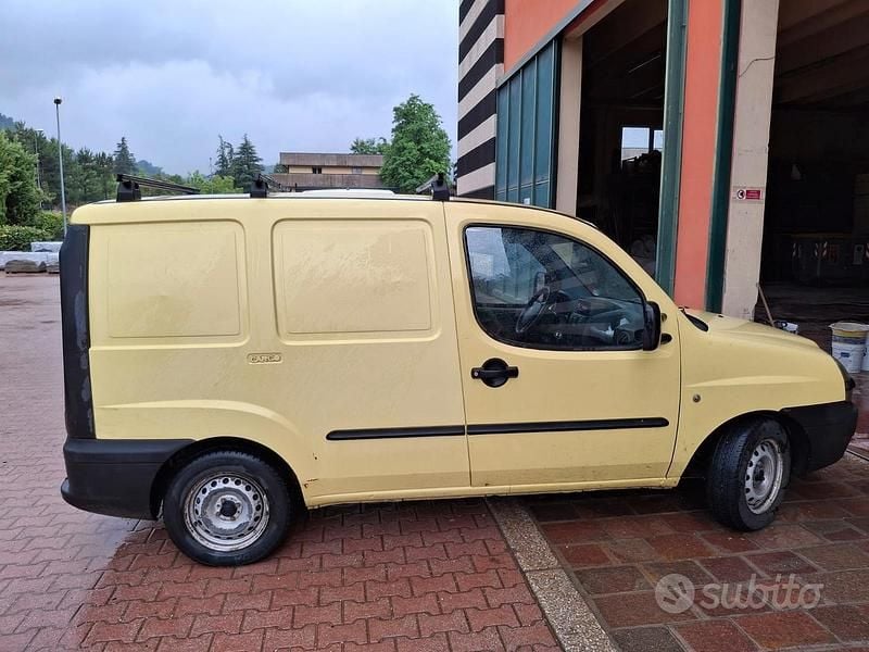 Usata Fiat Doblò 2001 Giallo Monovolume