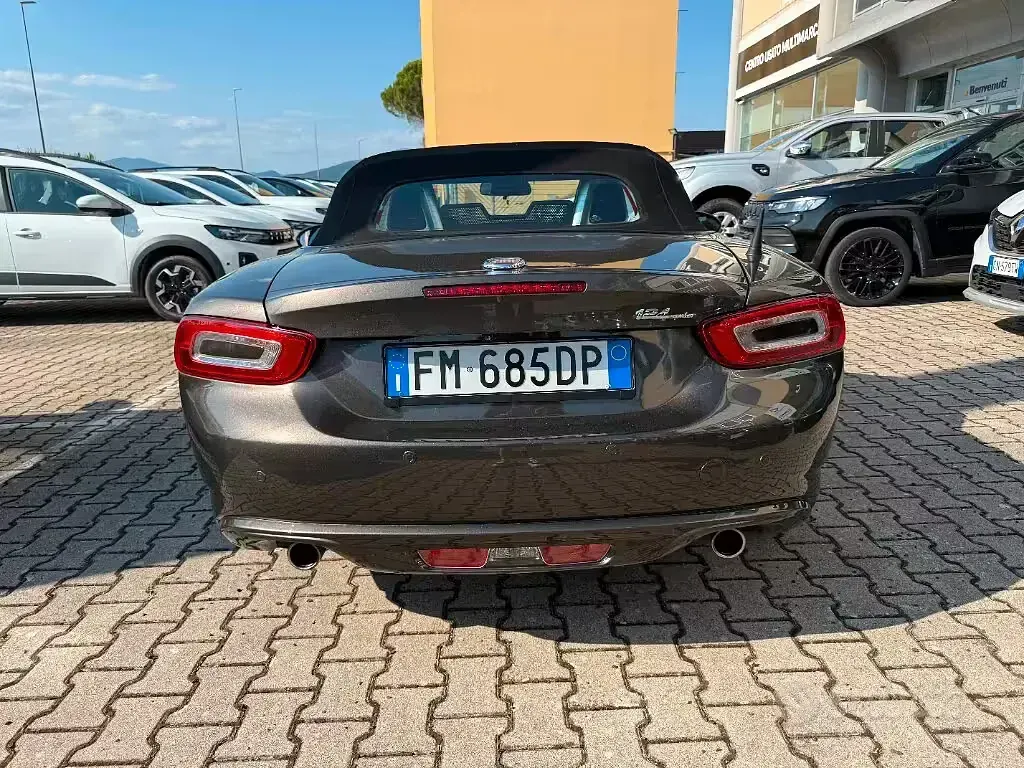 Usata Fiat 124 Spider Lusso 140 CV (102 kW) 2017 Other Cabrio