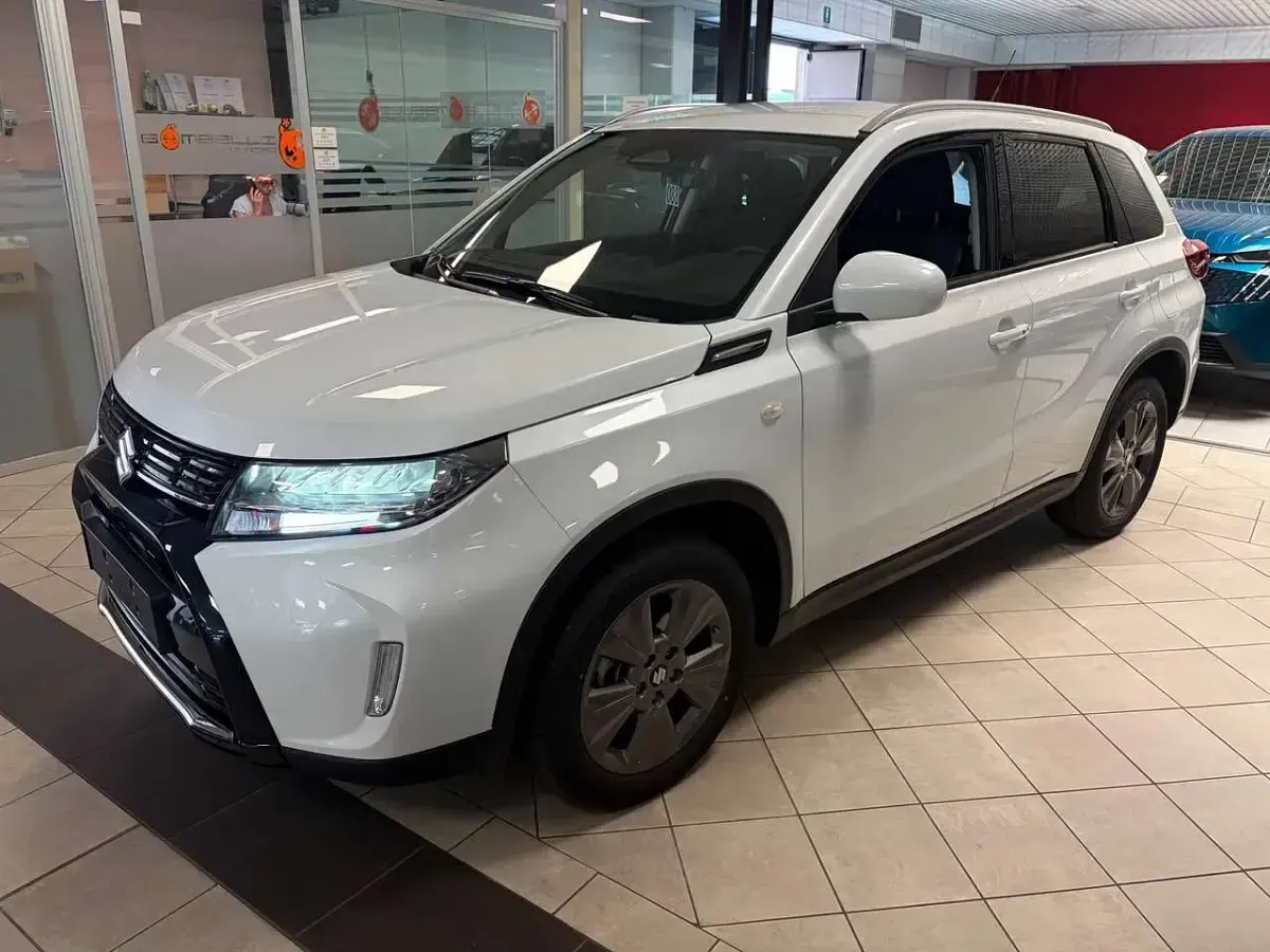 Usata Suzuki Vitara Cool 110 CV (80 kW) 2025 Perlato SUV